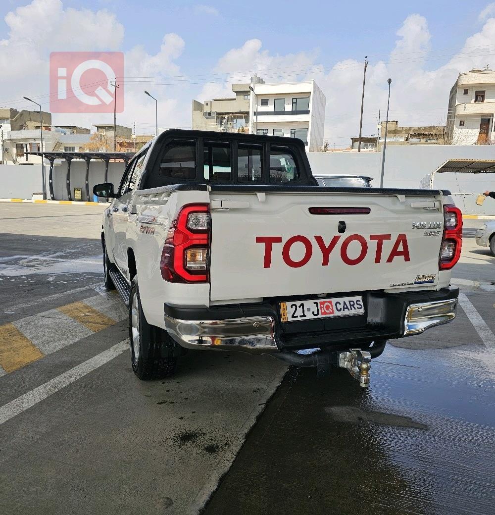 تويوتا هايلوكس